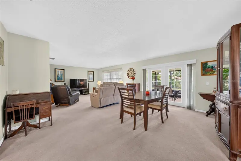 716 Laurel Way, FL