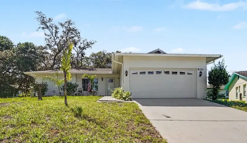 8521 Cedarview Ct, FL