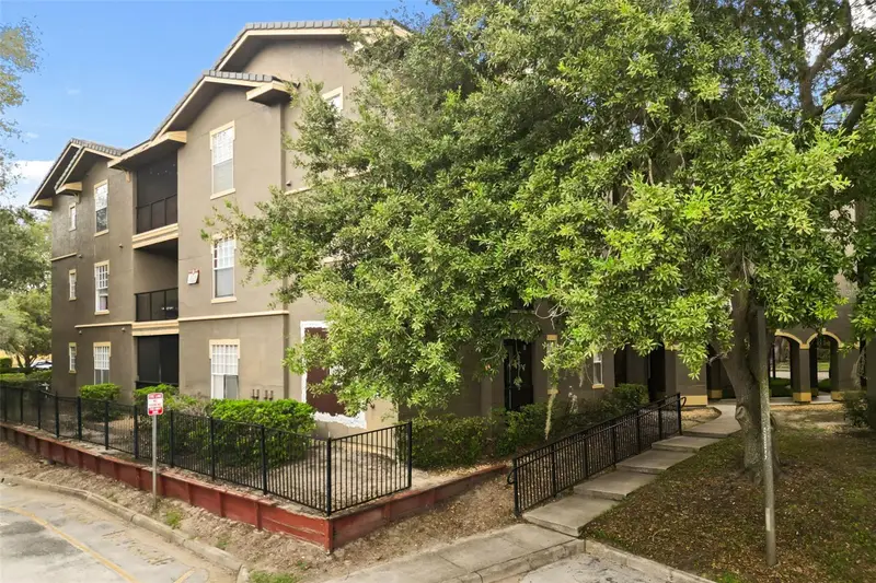 126 Vista Verdi Cir #300, FL