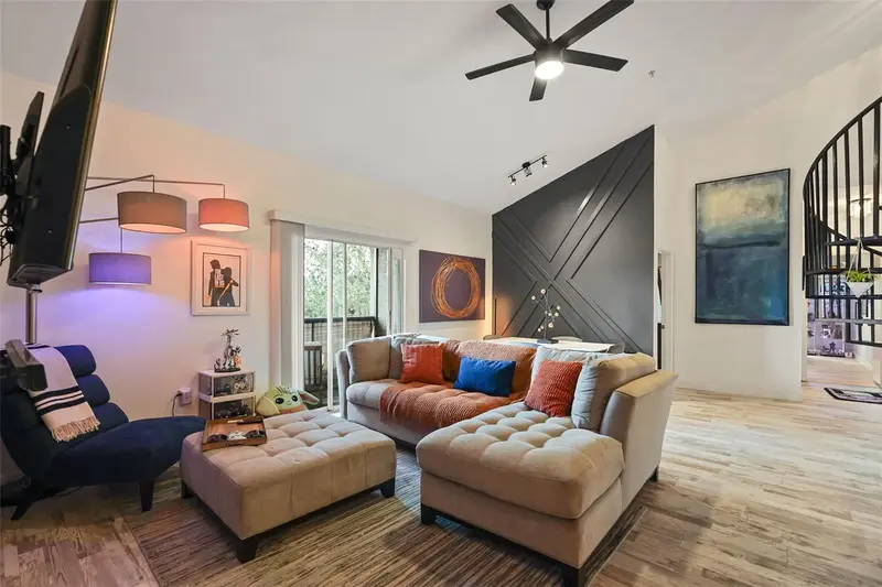 126 Vista Verdi Cir #300, FL