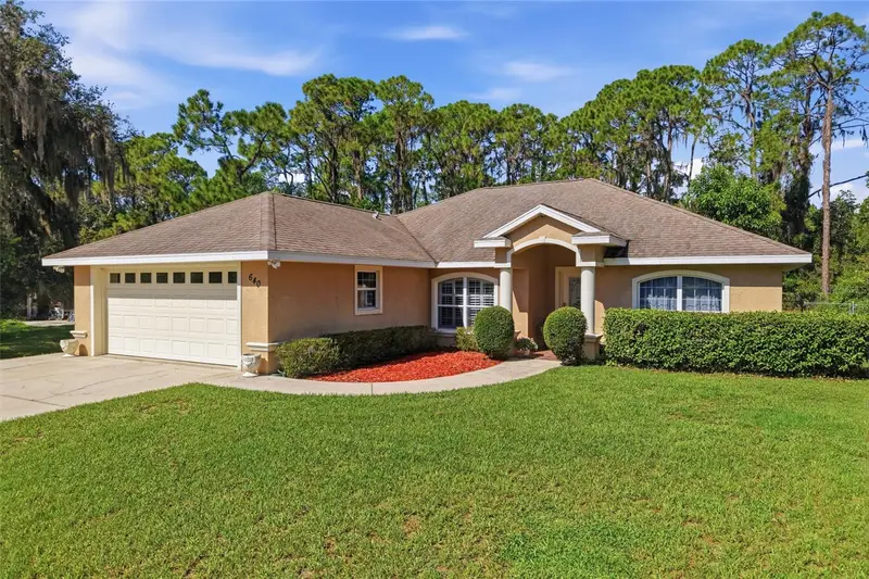 640 Highlands Lake Dr, FL