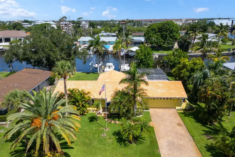 133 Holly Ave, FL