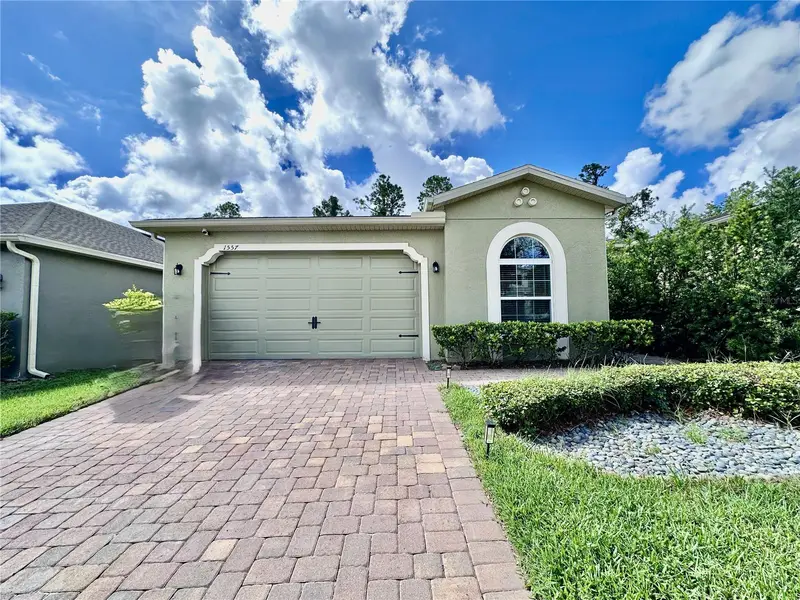 1557 Amber Leaf Cir, FL