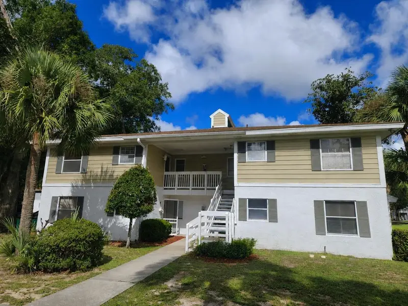 8215 Fairways Cir #G202, FL