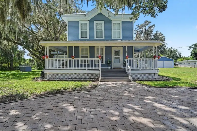 208 S Gaines St, FL