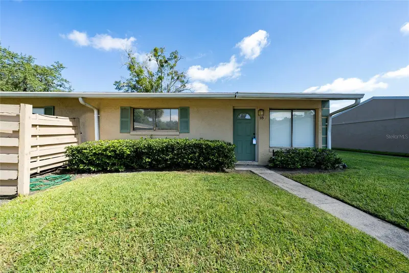 725 Northlake Blvd #18, FL