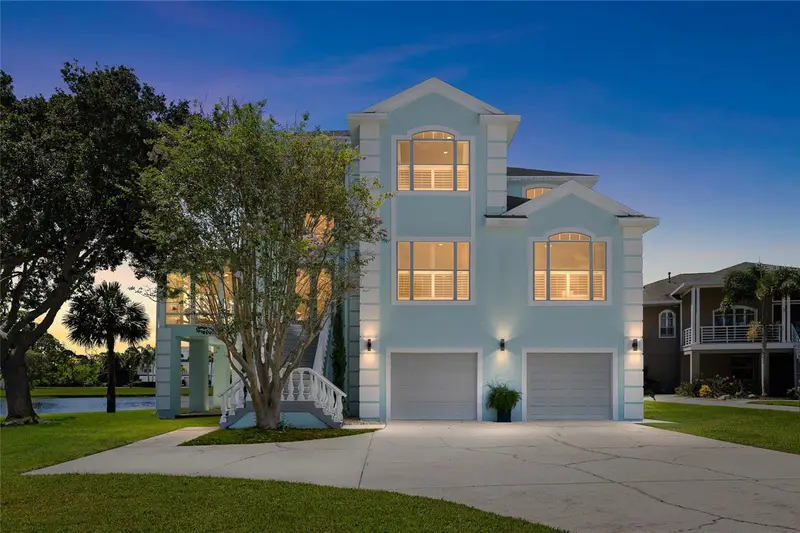 2106 Pelican Ct, FL