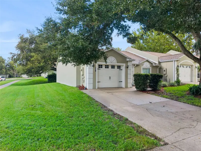 651 Villa Ct, FL