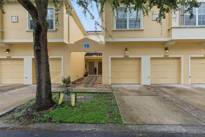 2820 Oakwater Dr, FL