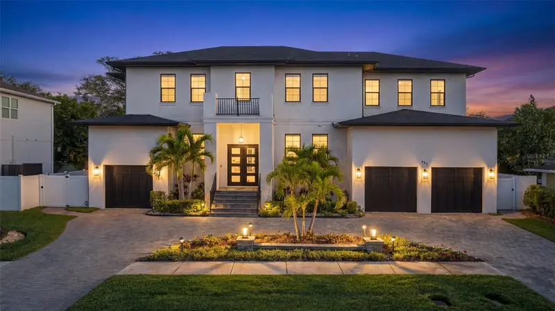 481 W Davis Blvd, FL