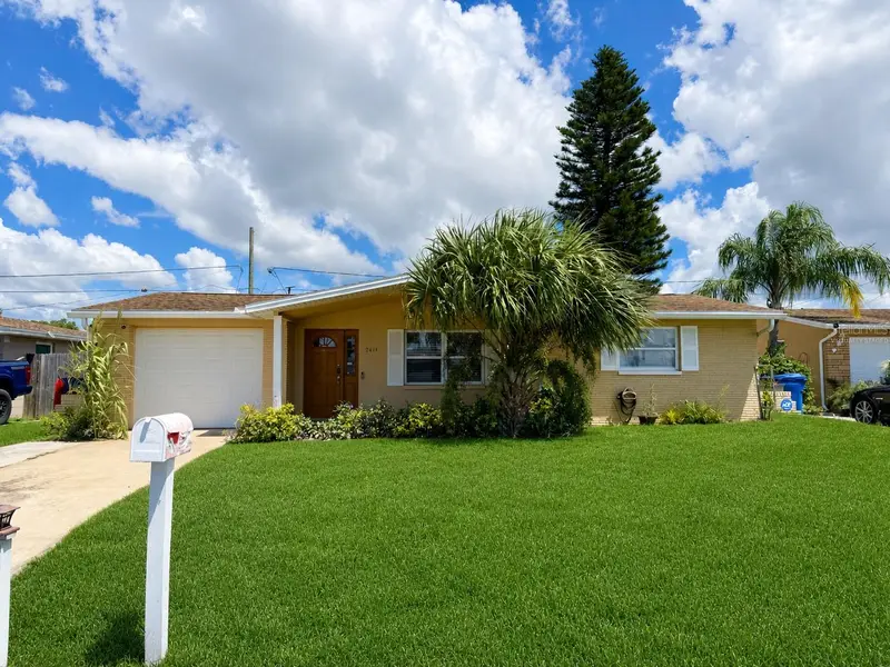 2414 Tahitian Dr, FL