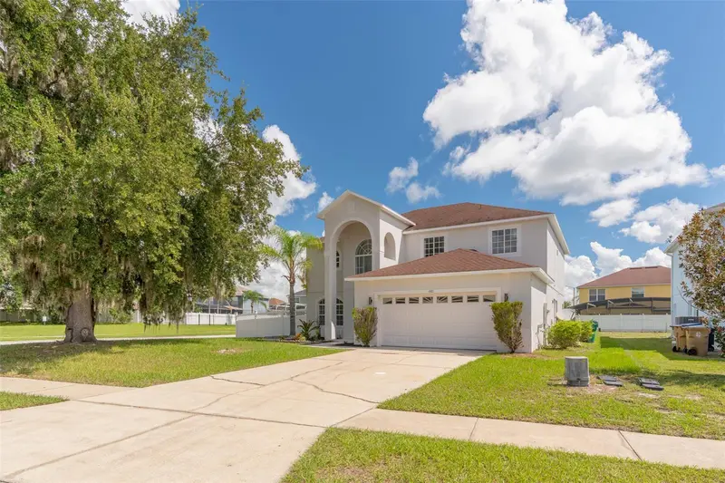 4401 Evergreen Forest Loop, FL