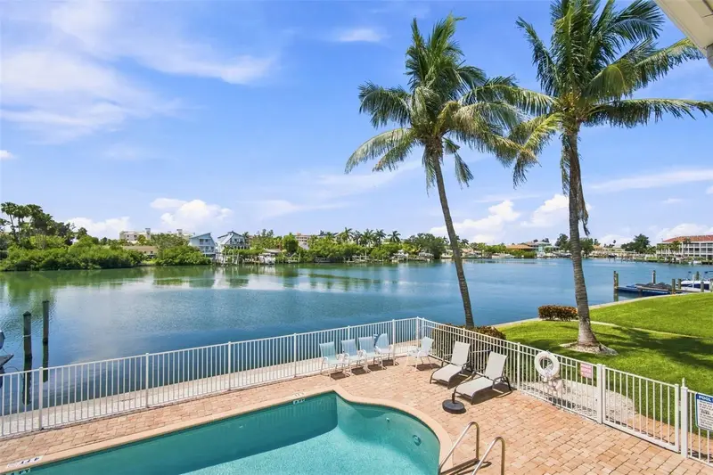 12100 Capri Cir S #204, FL