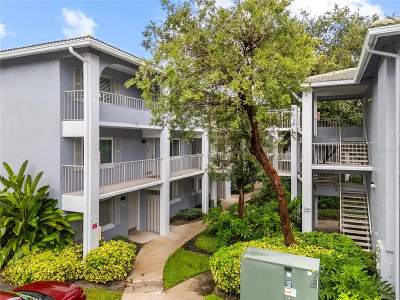 109 Oyster Bay Cir #220, FL