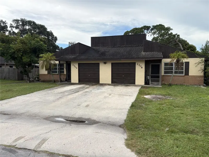 2204 54th Avenue Dr W, FL