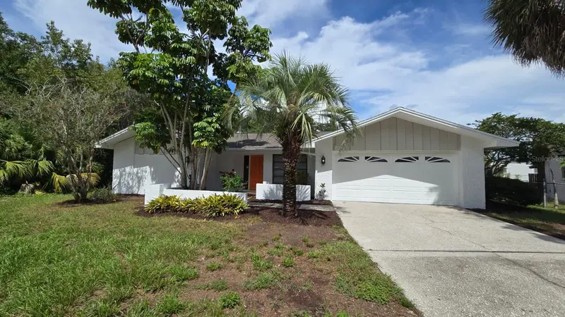 1381 Forest Lawn Ct, FL