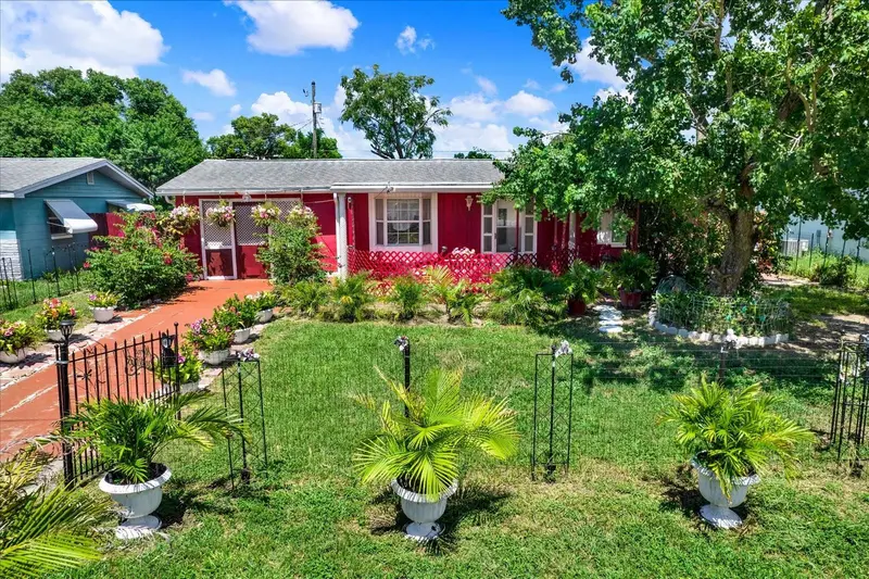 4737 Longwood Ave, FL