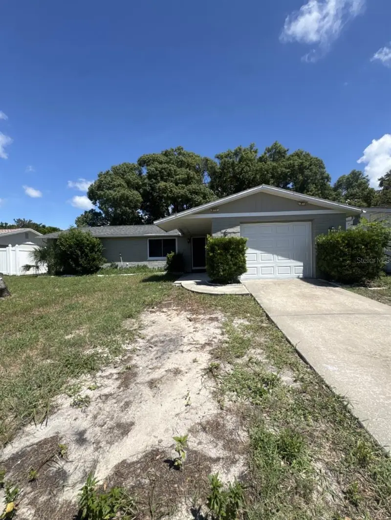 8930 Windsong Ln, FL