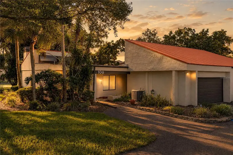 108 Capri Ct N, FL