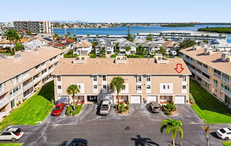 255 Capri Cir N #22, FL
