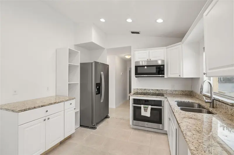 605 Tamarin Ln, FL