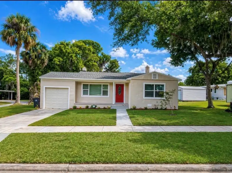 113 W Division St, FL