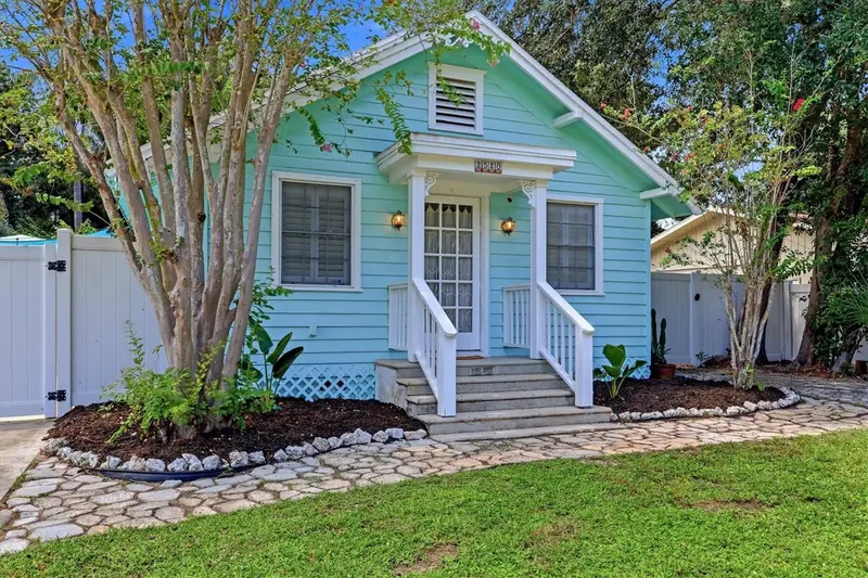 2520 Huntington Ave, FL
