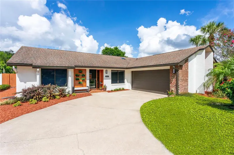 1040 Paladin Ct, FL