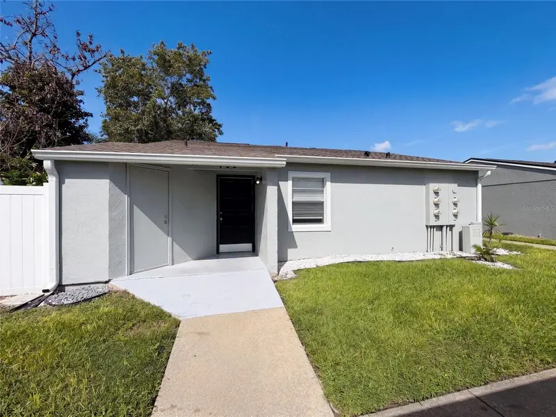 411 Dorchester Sq, FL