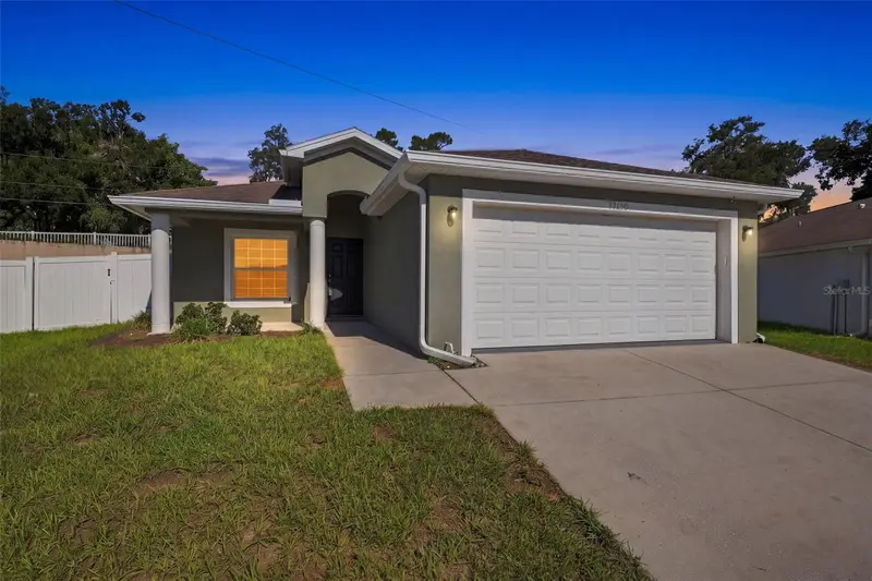 37150 Highland Bluff Cir, FL
