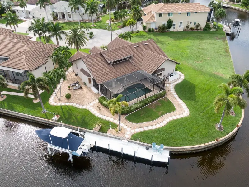 605 Candia Ct, FL
