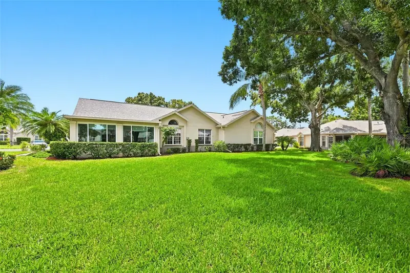 1131 Golfview Woods Dr, FL