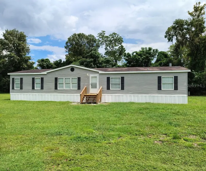 19009 Us Highway 301 N, FL