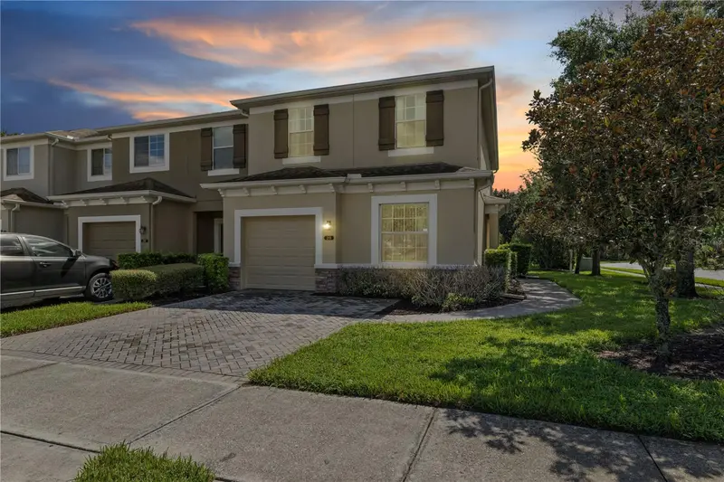 215 Maybeck, FL