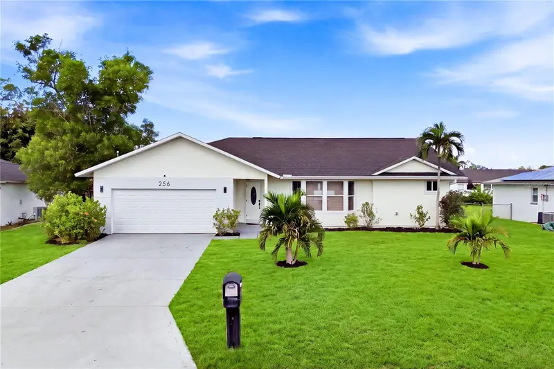 256 Se Santa Barbara Pl, FL
