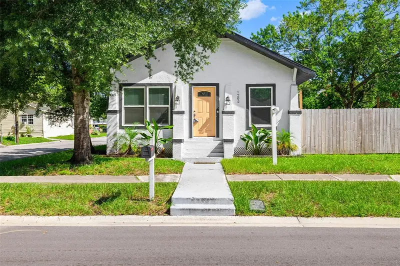 1202 E 32nd Ave, FL