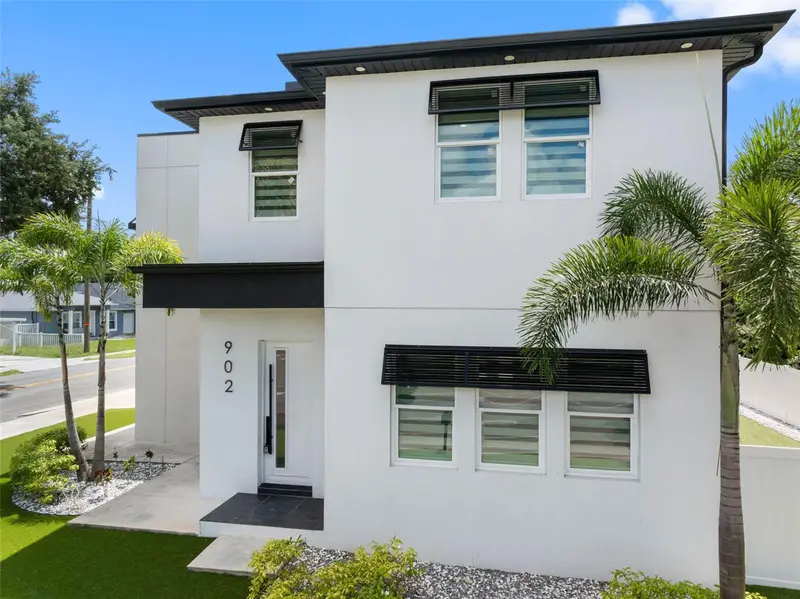 902 W Sligh Ave, FL