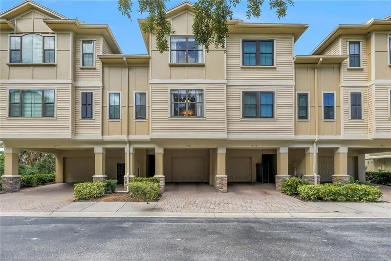 9715 Bay Grove Ln, FL