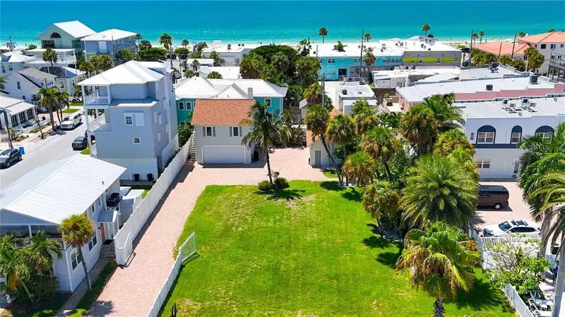 702 Pass A Grille Way, FL
