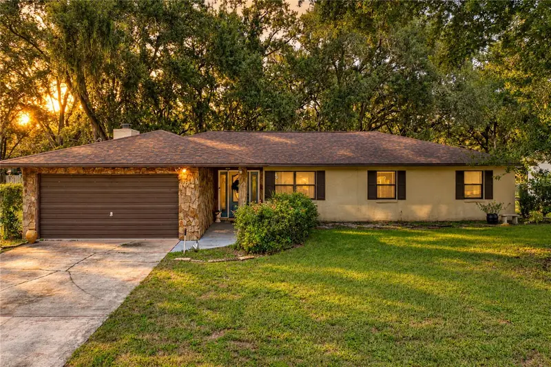 124 N Pointe Dr, FL
