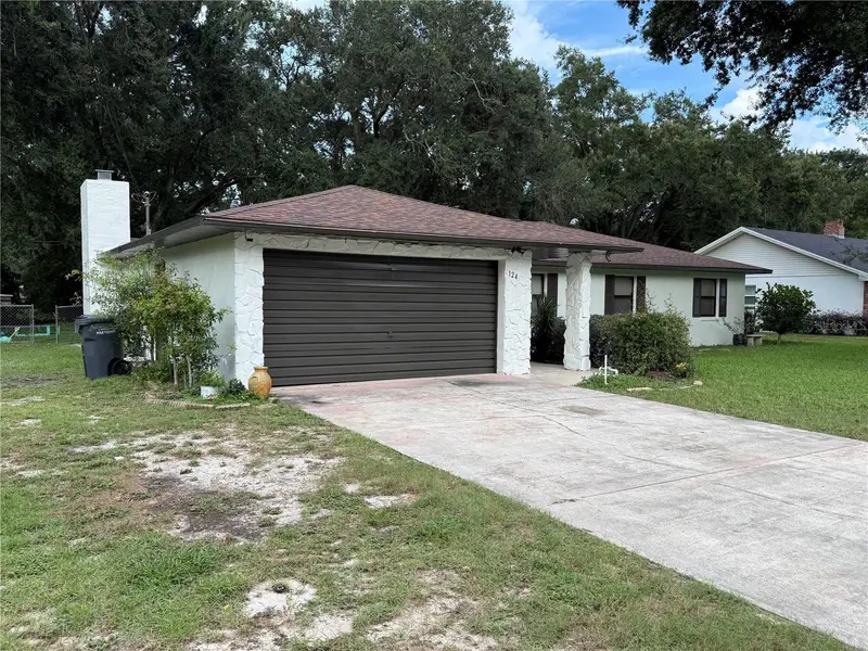 124 N Pointe Dr, FL