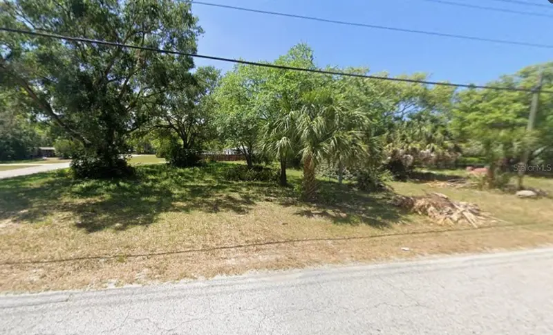 9052 Teak St, FL