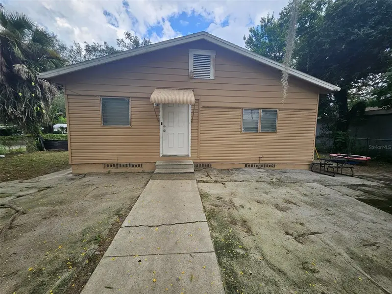1410 E Annie St, FL