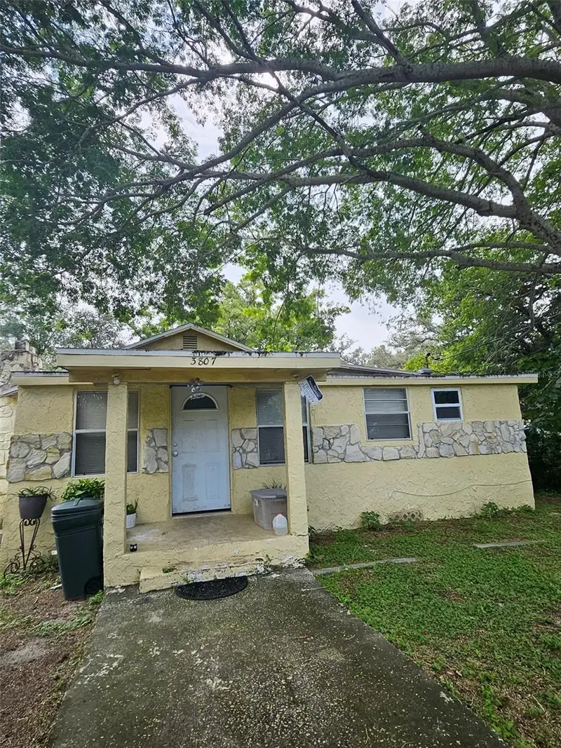 3807 N 53rd St, FL