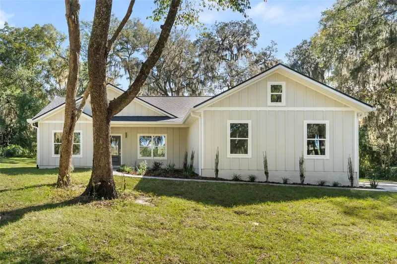 377 Se 4th Ave, FL