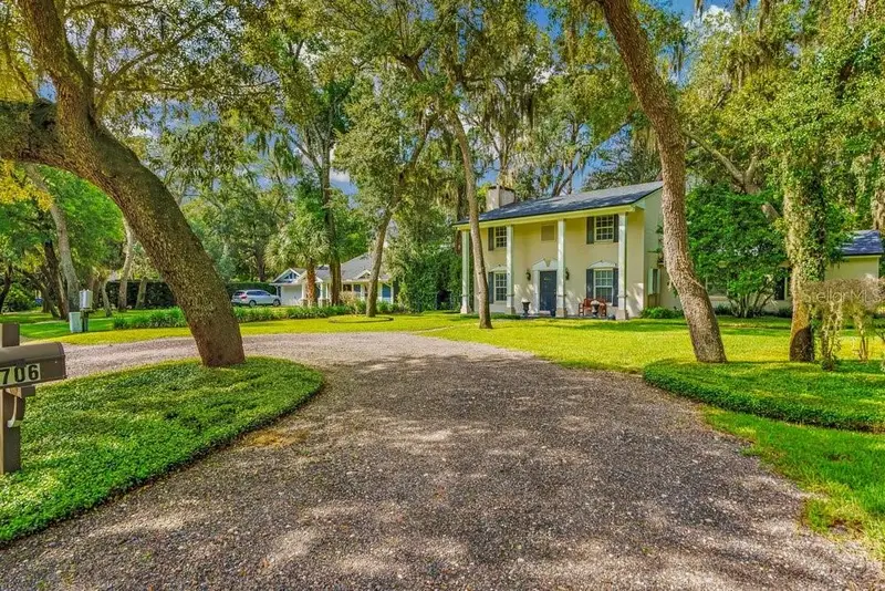 706 Oakdale St, FL