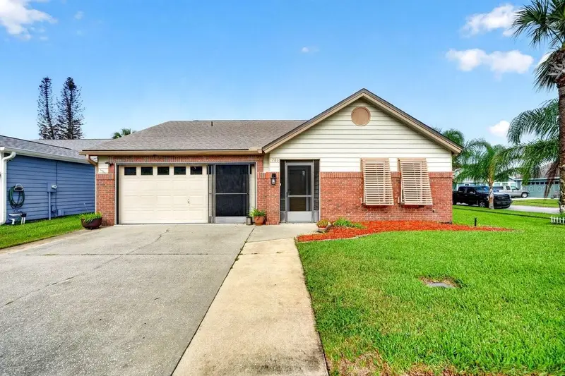786 Pine Shores Cir, FL