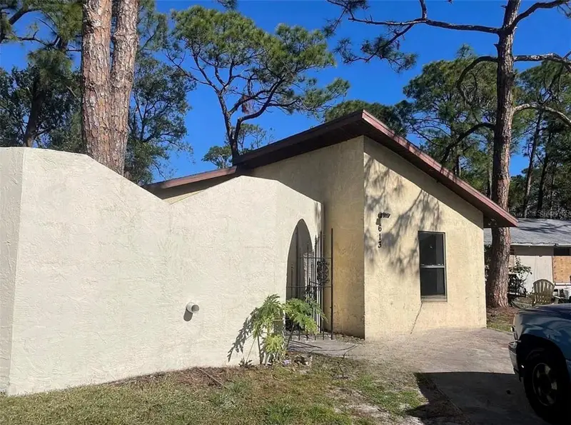 611 61st Avenue Ter E, FL