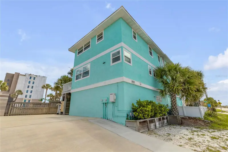 2707 S Atlantic Ave, FL