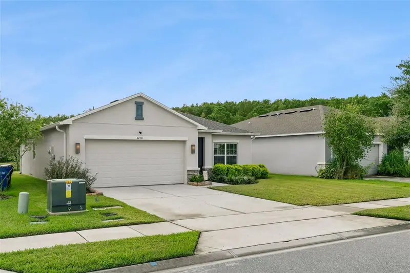 4250 Southern Vista Loop, FL